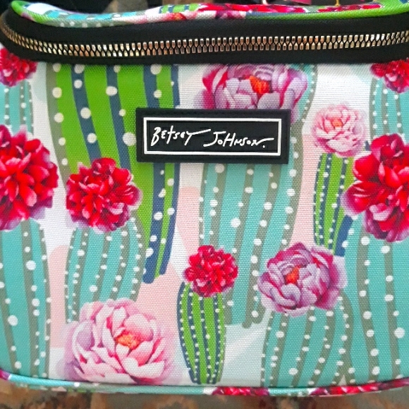 2x*Host Pick*Betsey Johnson cube lunch bag - Picture 3 of 16